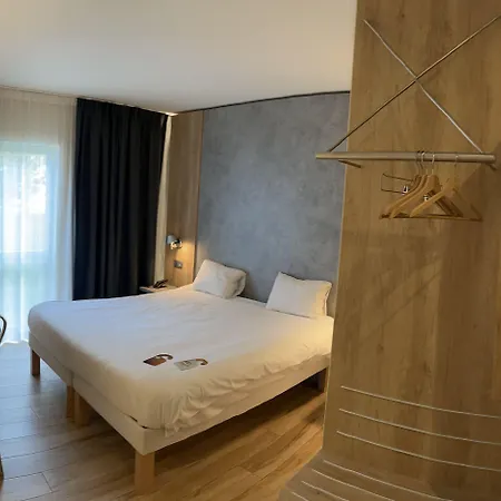 Ibis Styles Hotel 3*