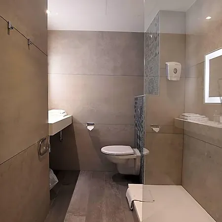 Ibis Styles 拉卢维耶尔